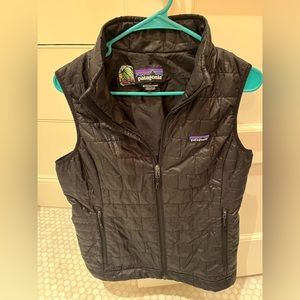 Black Patagonia women’s nano-puff vest